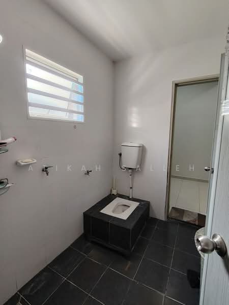 Rumah Teres 2 Tingkat untuk Dijual di Bandar Putra Bertam (Kepala Batas) - Atikah Salleh - Bathroom 3 - PropertyGuru.com.my