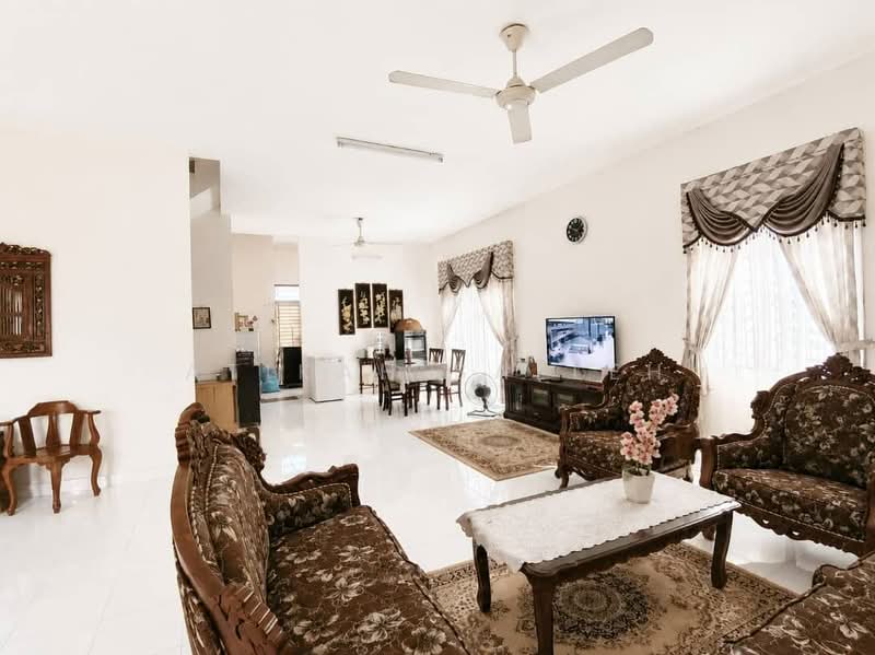 Living room 3