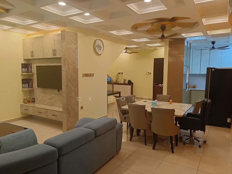 Kondominium untuk Dijual di 8 Petaling - CK Wong - Living Room - PropertyGuru.com.my