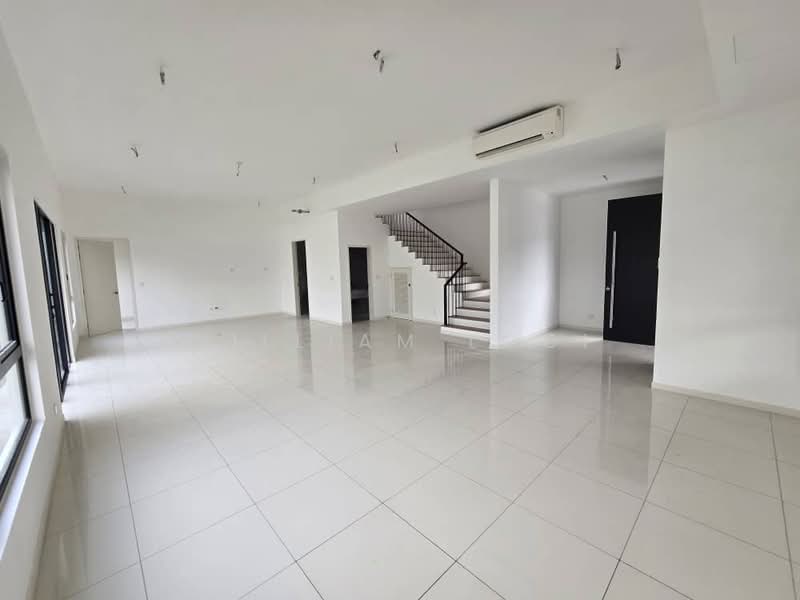 Rumah Berkembar untuk Dijual di Telok Panglima Garang (Selangor) - William Looi - Living Room - PropertyGuru.com.my
