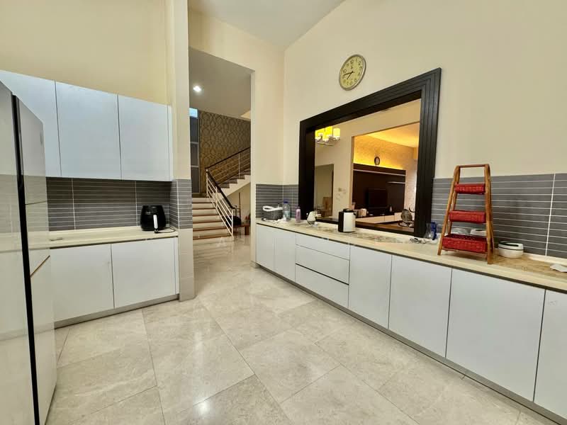 Rumah Banglo untuk Dijual di Seksyen 13 (Shah Alam) - Sa'a Nordin - Kitchen - PropertyGuru.com.my