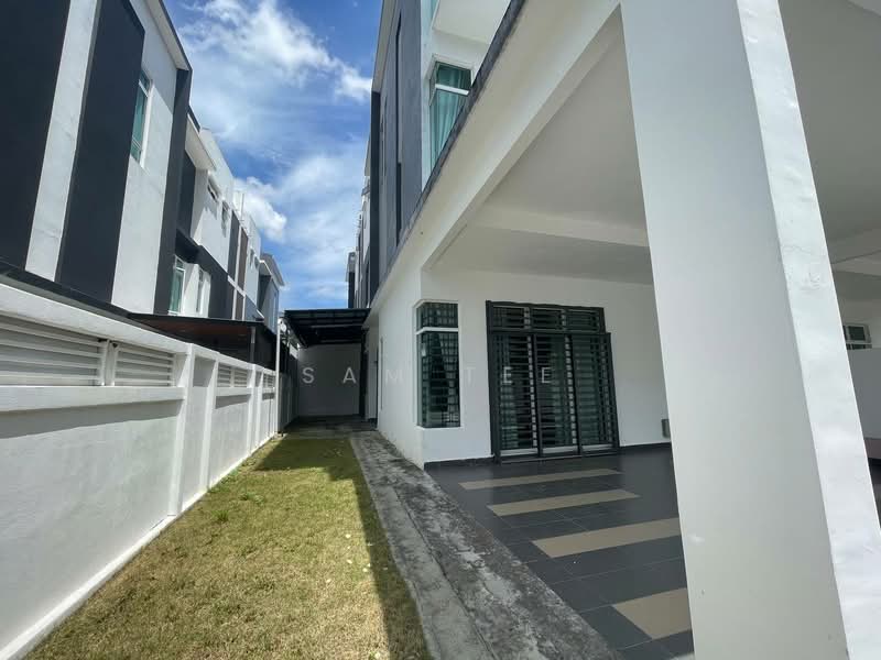 Cluster House for Sale in Iskandar Puteri (Nusajaya) (Johor) - Sam Tee - Exterior - PropertyGuru.com.my
