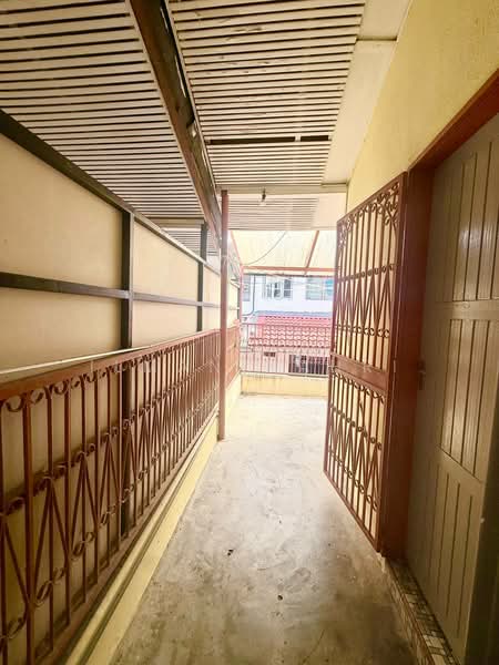 Rumah Teres 2 Tingkat untuk Dijual di Taman Kajang Baru Sungai Jelok (Kajang) - Ilman Nahri - Balcony - PropertyGuru.com.my