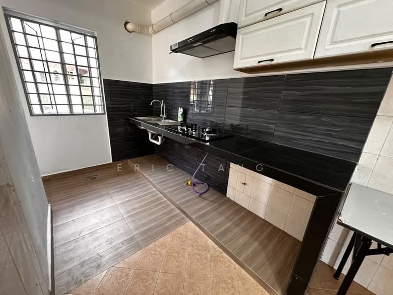 Terraced House for Rent in Taman Mutiara Rini (Skudai) - Eric Tang - Kitchen - PropertyGuru.com.my