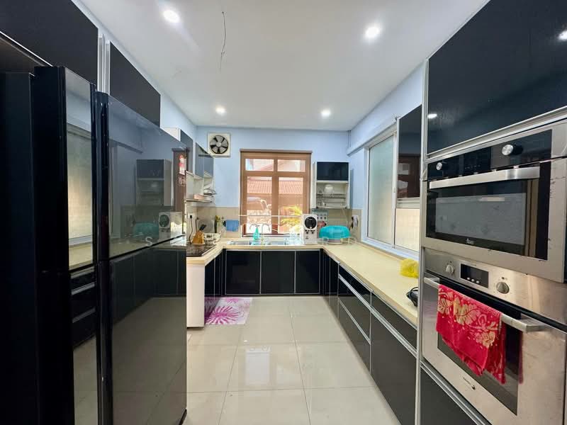 Semi-Detached House for Sale in TTDI Jaya (Shah Alam) - Sa'a Nordin - Kitchen - PropertyGuru.com.my