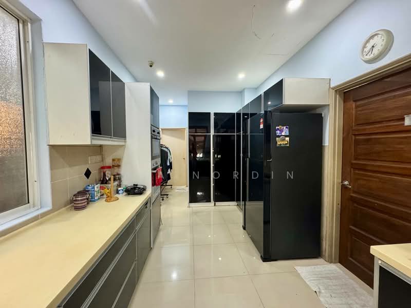 Semi-Detached House for Sale in TTDI Jaya (Shah Alam) - Sa'a Nordin - Kitchen - PropertyGuru.com.my