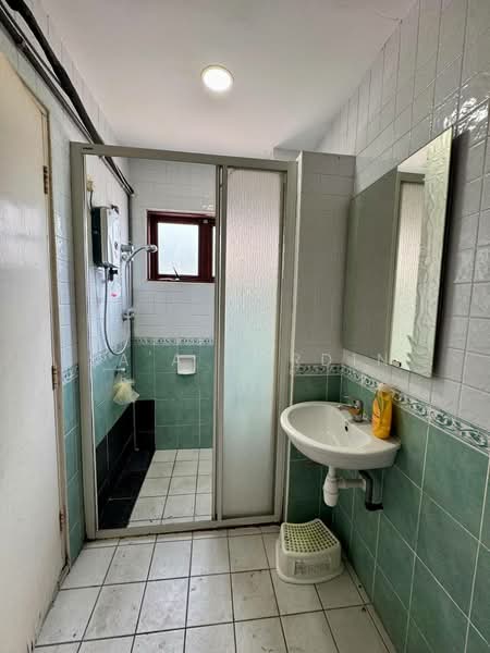 Semi-Detached House for Sale in TTDI Jaya (Shah Alam) - Sa'a Nordin - Bathroom - PropertyGuru.com.my