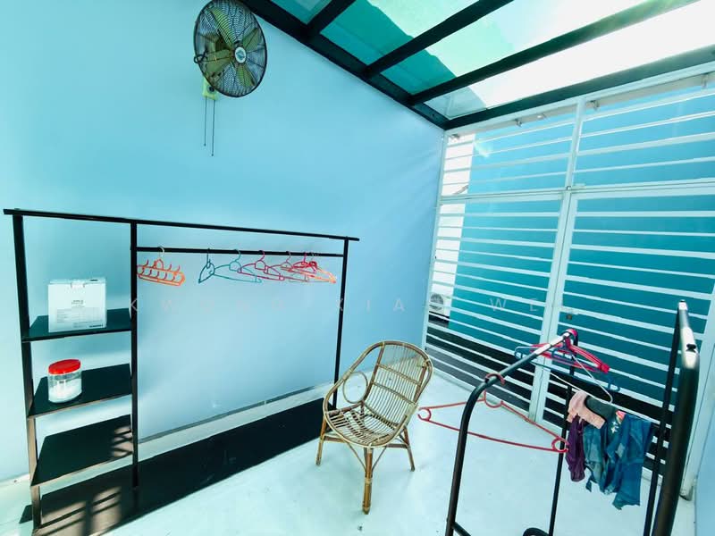 2.5-storey Terraced House for Sale in Bandar Country Homes (Rawang) - Kwong Xiao Wei - Balcony - PropertyGuru.com.my