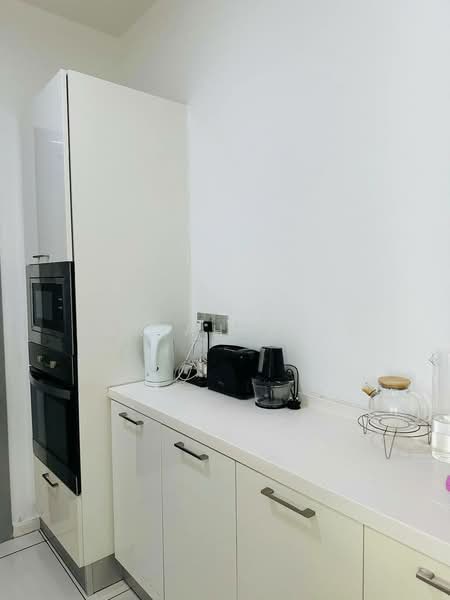Servis Apartment untuk Disewa di M Suites - Sariah Saad - Kitchen - PropertyGuru.com.my