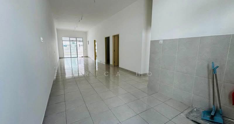 1-storey Terraced House for Sale in Bandar Putra (Kulai) - Erica Ho - Corridor - PropertyGuru.com.my