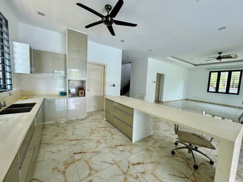 Bungalow for Sale in Shah Alam (Selangor) - Sa'a Nordin - Kitchen - PropertyGuru.com.my