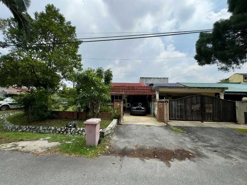 Rumah Teres 1 Tingkat untuk Dijual di Seksyen 14 (Petaling Jaya) - Ali Idris - Exterior - PropertyGuru.com.my
