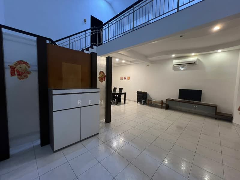 1.5-storey Terraced House for Sale in Taman Pelangi Indah (Ulu Tiram) - Reny Hee - Living Room - PropertyGuru.com.my
