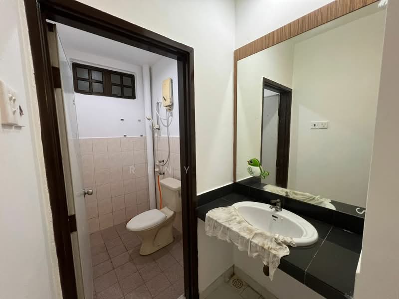 1.5-storey Terraced House for Sale in Taman Pelangi Indah (Ulu Tiram) - Reny Hee - PropertyGuru.com.my