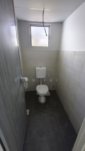 Shop for Rent in Durian Tunggal (Melaka) - Khin Fai . - Bathroom - PropertyGuru.com.my