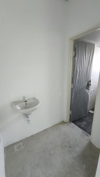 Shop for Rent in Durian Tunggal (Melaka) - Khin Fai . - Bathroom - PropertyGuru.com.my