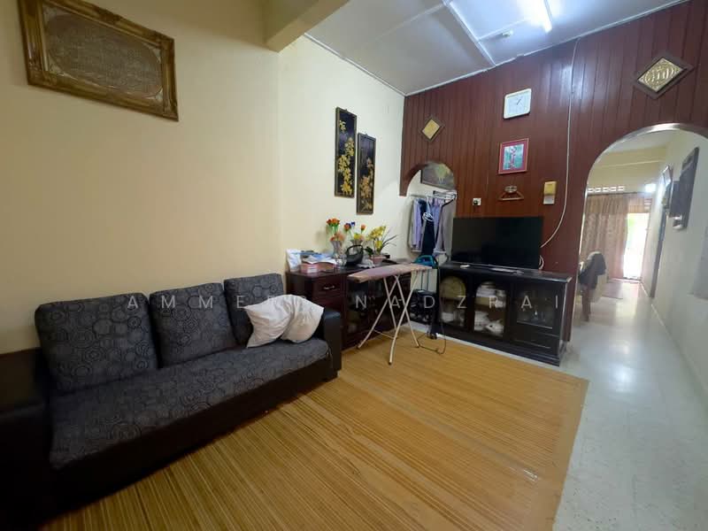 Rumah Teres 1 Tingkat untuk Dijual di Seksyen 14 (Petaling Jaya) - Ammeer Nadzrai - Living Room - PropertyGuru.com.my