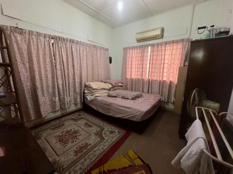 Rumah Teres 1 Tingkat untuk Dijual di Seksyen 14 (Petaling Jaya) - Ammeer Nadzrai - Bedroom - PropertyGuru.com.my
