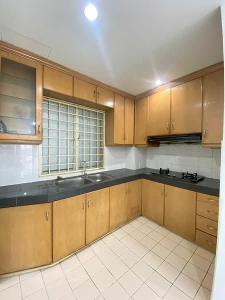 Kondominium untuk Dijual di Ridzuan Condominium - Pinky Liaw - Kitchen - PropertyGuru.com.my