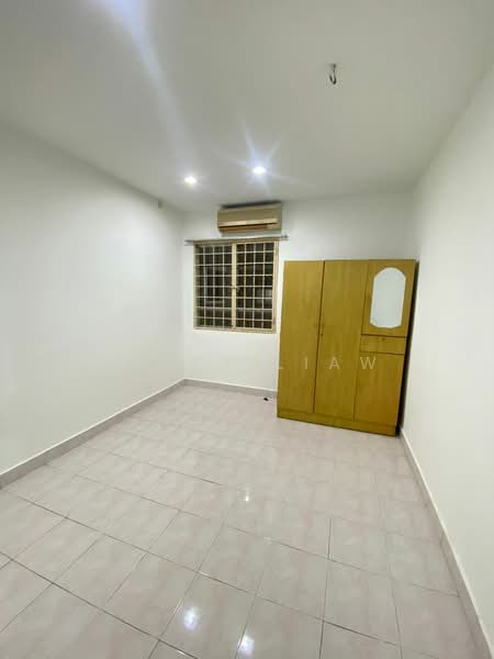 Kondominium untuk Dijual di Ridzuan Condominium - Pinky Liaw - Bedroom - PropertyGuru.com.my