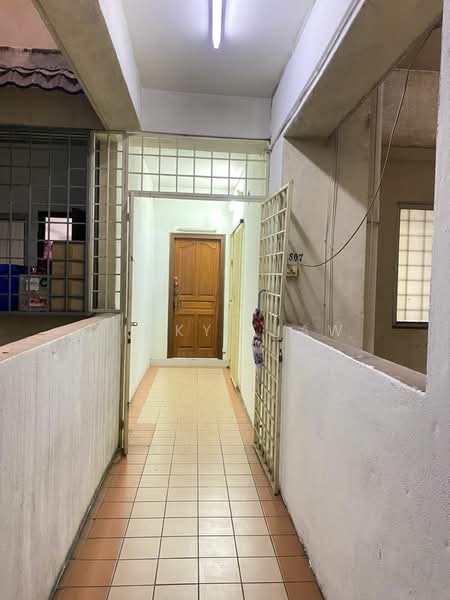 Kondominium untuk Dijual di Ridzuan Condominium - Pinky Liaw - Corridor - PropertyGuru.com.my