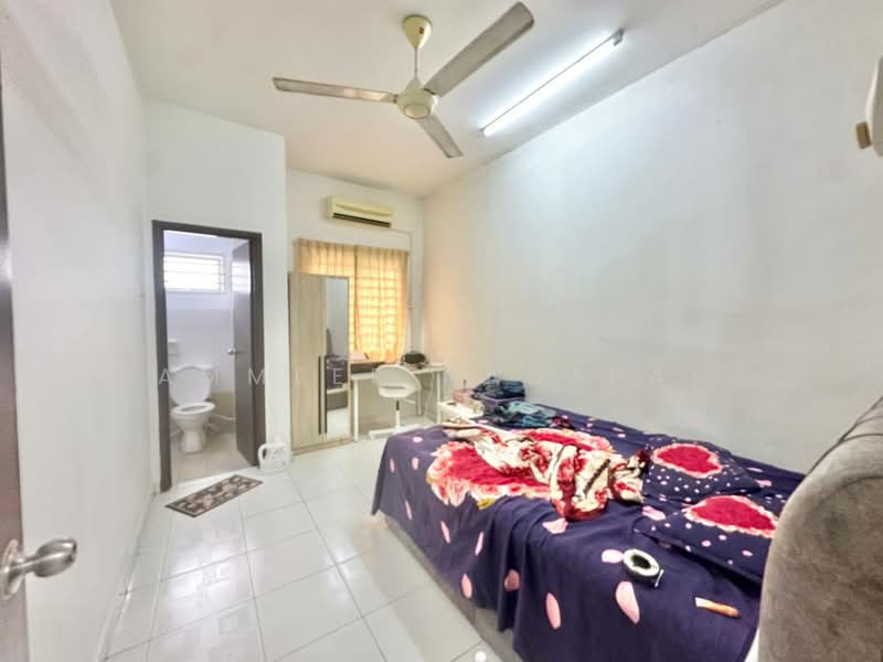 2-storey Terraced House for Sale in Bandar Teknologi Kajang (Kajang) - Ammeer Nadzrai - Bedroom - PropertyGuru.com.my