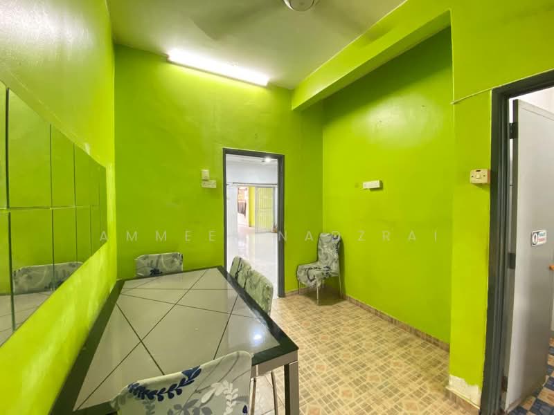 2-storey Terraced House for Sale in Taman Seri Mewah (Kajang) - Ammeer Nadzrai - Dining Room - PropertyGuru.com.my