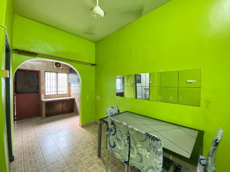 2-storey Terraced House for Sale in Taman Seri Mewah (Kajang) - Ammeer Nadzrai - Dining Room - PropertyGuru.com.my