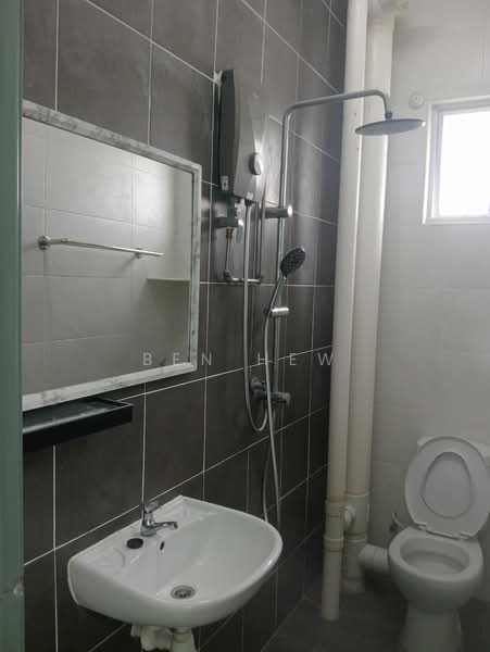 Apartment for Rent at The Rise Collection 3 - Ben Hew - Bathroom - PropertyGuru.com.my