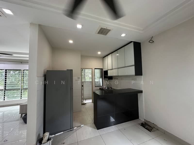 Townhouse for Sale in 16 Sierra (Puchong) - Chin Thong Pan - Kitchen - PropertyGuru.com.my