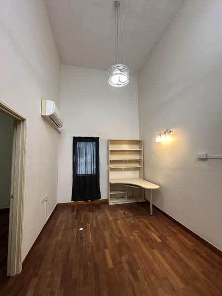 Townhouse for Sale in 16 Sierra (Puchong) - Chin Thong Pan - Bedroom - PropertyGuru.com.my