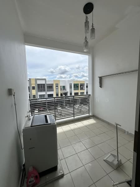 Townhouse for Sale in 16 Sierra (Puchong) - Chin Thong Pan - Balcony - PropertyGuru.com.my