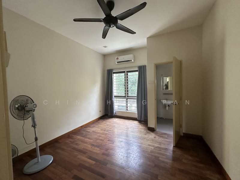 Townhouse for Sale in 16 Sierra (Puchong) - Chin Thong Pan - Bedroom - PropertyGuru.com.my