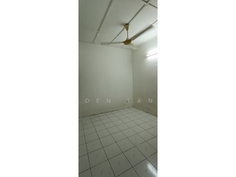 1-storey Terraced House for Sale in Taman Putri Kulai (Kulai) - Iden Tan - Interior - PropertyGuru.com.my