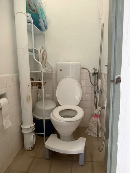 1-storey Terraced House for Rent in Taman Lip Sin (Sungai Dua) - Amy Toh - Bathroom - PropertyGuru.com.my