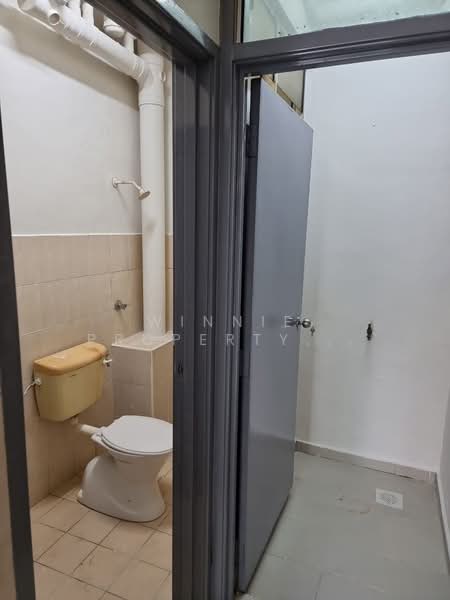 Service Residence for Sale at Lake View Suites - Winnie Property Johor - Bathroom - PropertyGuru.com.my