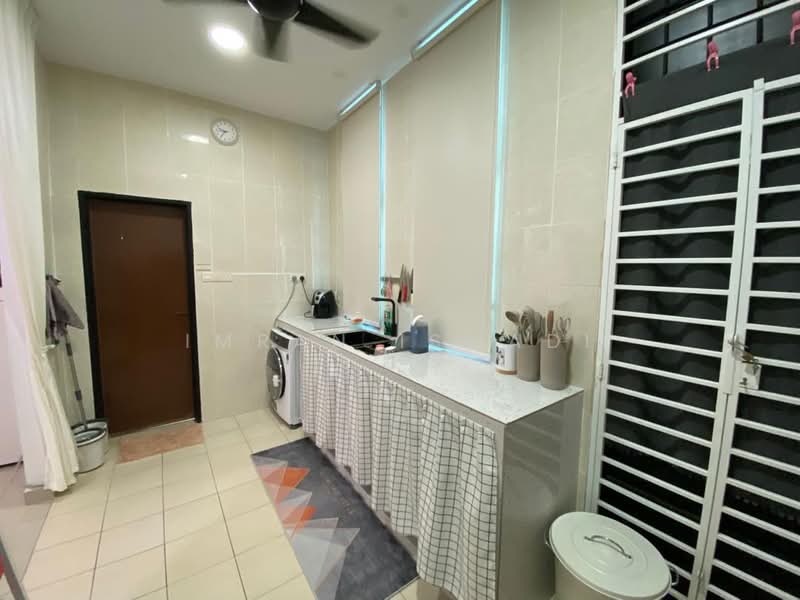 2-storey Terraced House for Sale in Kajang (Selangor) - Imran Ismadi - Kitchen - PropertyGuru.com.my