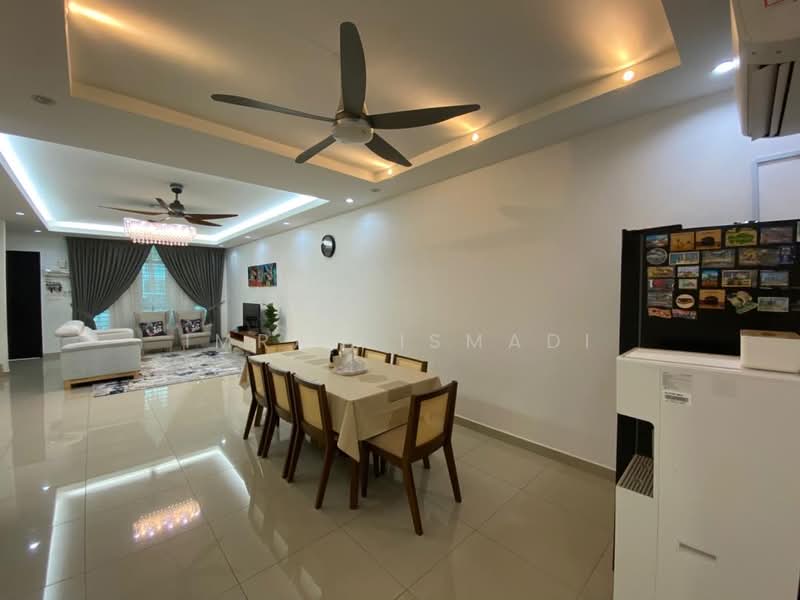 2-storey Terraced House for Sale in Kajang (Selangor) - Imran Ismadi - Living Room - PropertyGuru.com.my