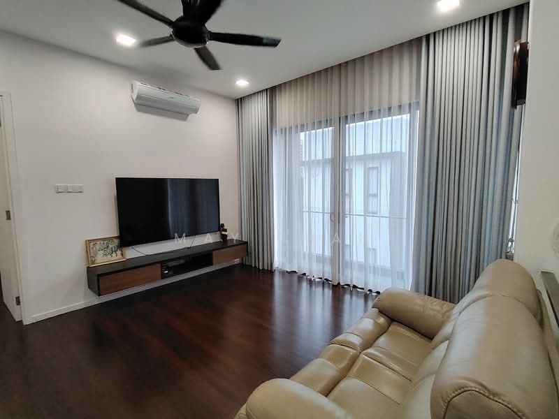 Rumah Banglo untuk Dijual di Bandar Sungai Long (Selangor) - May Chan - Living Room - PropertyGuru.com.my