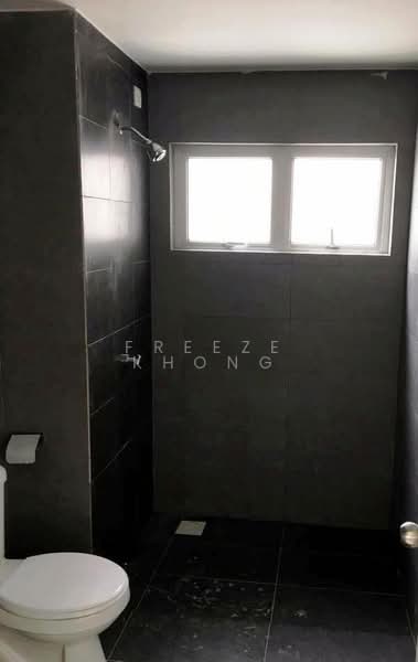 Service Residence for Sale at Maxim Citylights - Freeze Khong - Bathroom - PropertyGuru.com.my