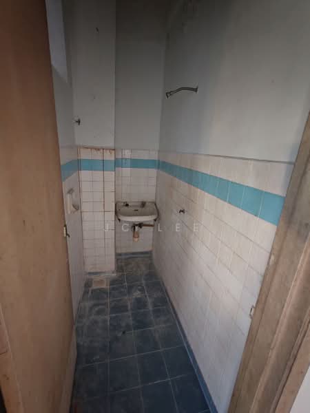Apartment for Sale at Apartment Cempaka - JC Lee - Bathroom - PropertyGuru.com.my