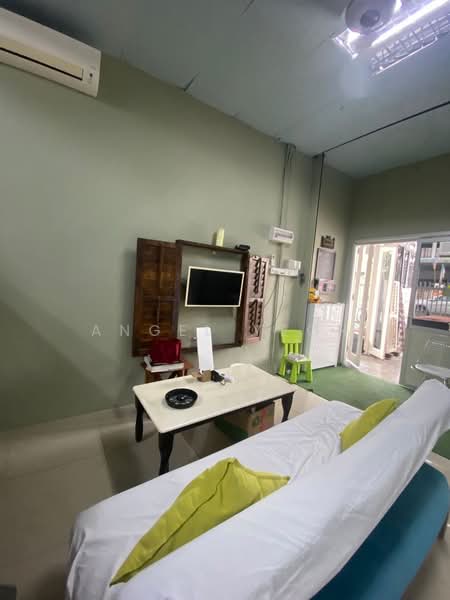1-storey Terraced House for Sale in George Town (Penang) - Angel Yeoh - Living Room - PropertyGuru.com.my