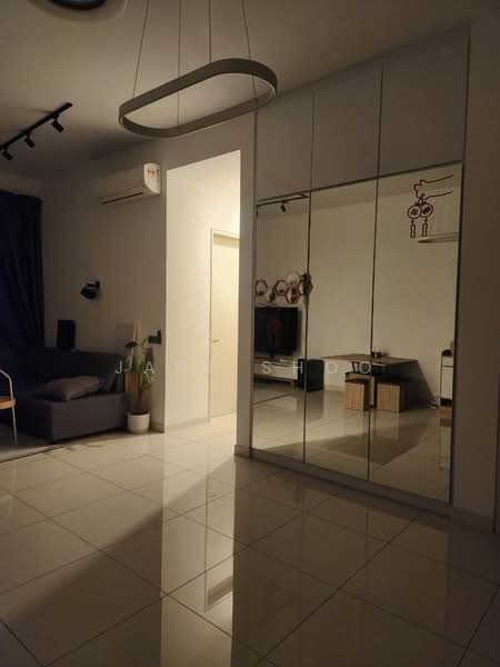 Servis Apartment untuk Dijual di The Park 2 - Jane Shoo - Living Room - PropertyGuru.com.my