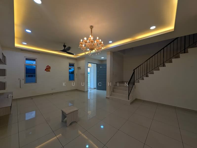 Rumah Kluster untuk Dijual di Taman Lagenda Putra (Kulai) - Kuu Chin - Living Room - PropertyGuru.com.my