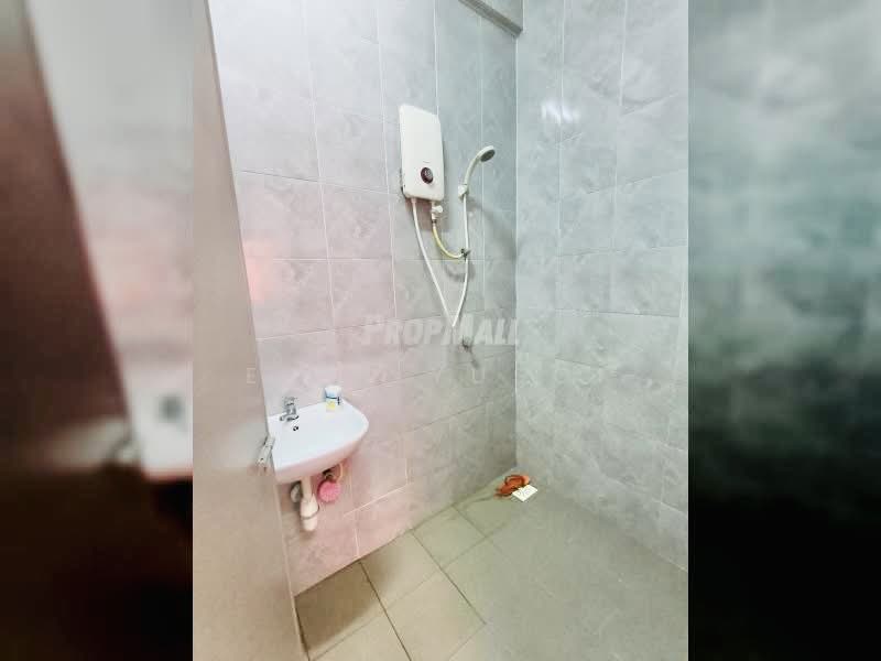 Pangsapuri untuk Disewa di Putra Impian - Erin Yusof - Bathroom - PropertyGuru.com.my