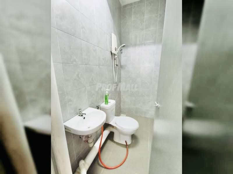 Pangsapuri untuk Disewa di Putra Impian - Erin Yusof - Bathroom - PropertyGuru.com.my