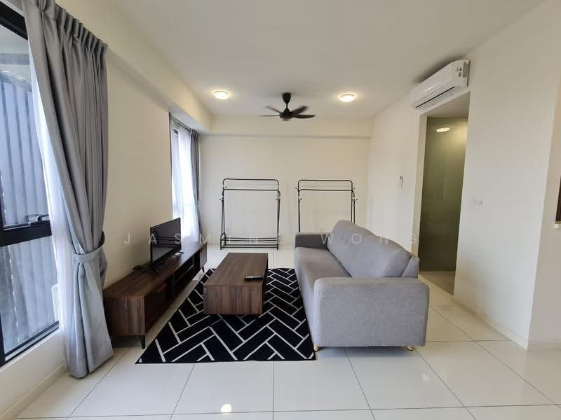 Kediaman Servis untuk Disewa di Emerald 9 - Jasmine Wong - Living Room - PropertyGuru.com.my
