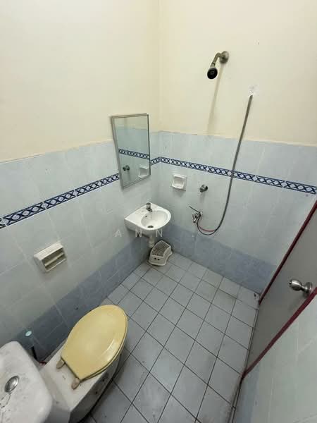 2-storey Terraced House for Sale in Mutiara Rini (Skudai) - Ann . - Bathroom - PropertyGuru.com.my