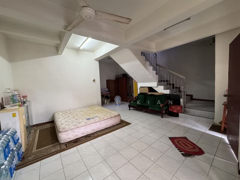 2-storey Terraced House for Sale in Usj 1 (Subang Jaya) - Lim Beng Kian . - Living Room - PropertyGuru.com.my