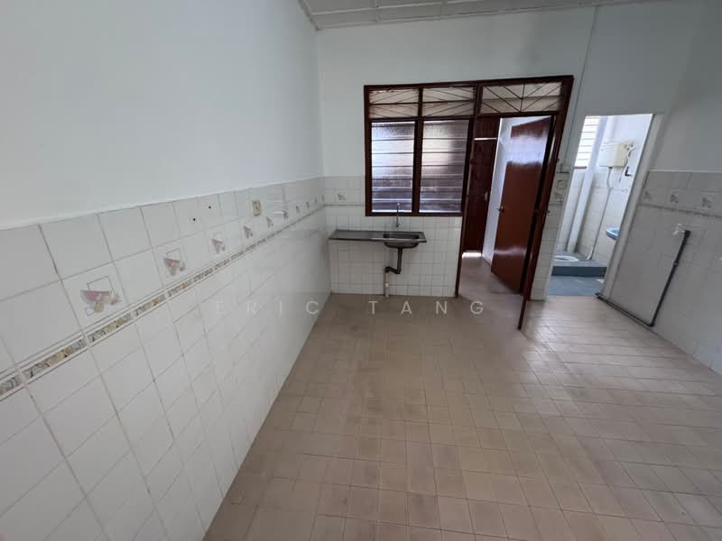 1-storey Terraced House for Rent in Permas Jaya (Johor Bahru) - Eric Tang - Kitchen - PropertyGuru.com.my